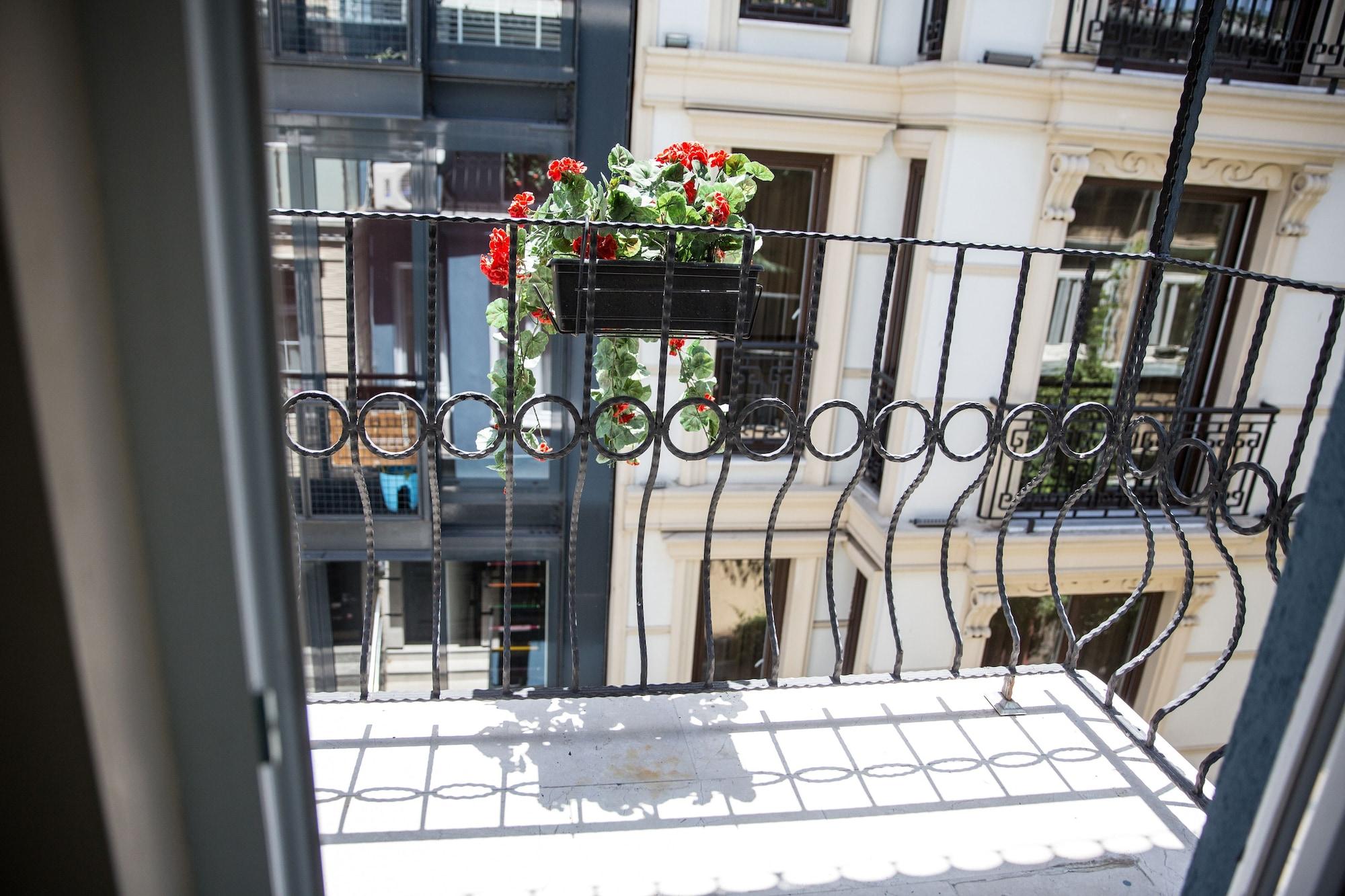 Ditto Flats Istanbul Exterior photo